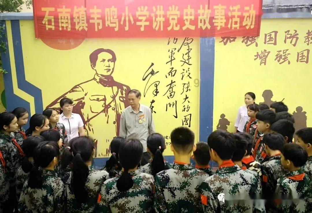 三亚一流动摊贩卖水果缺斤短两?官方通报来了