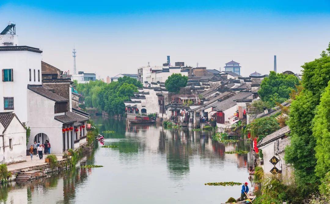 向上跳的香蕉